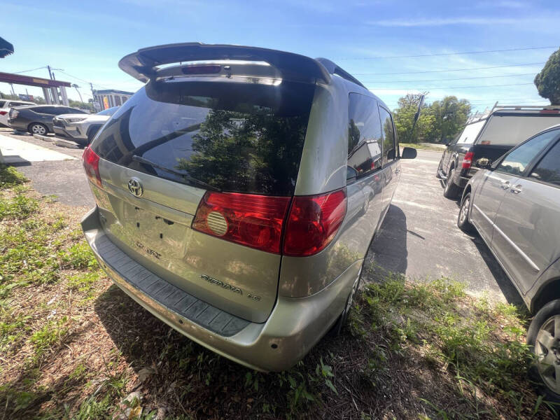 2008 Toyota Sienna LE 7-Passenger