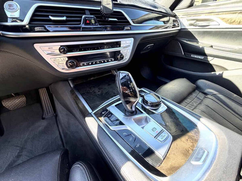 2017 BMW 7 Series 740i