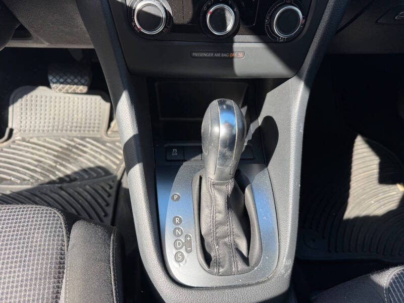 2012 Volkswagen Golf 2.5L PZEV