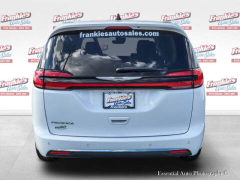 2023 Chrysler Pacifica Touring L