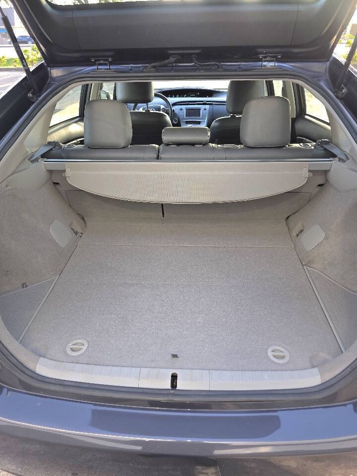 2015 Toyota Prius Three 4dr Hatchback - Gray exterior view 19