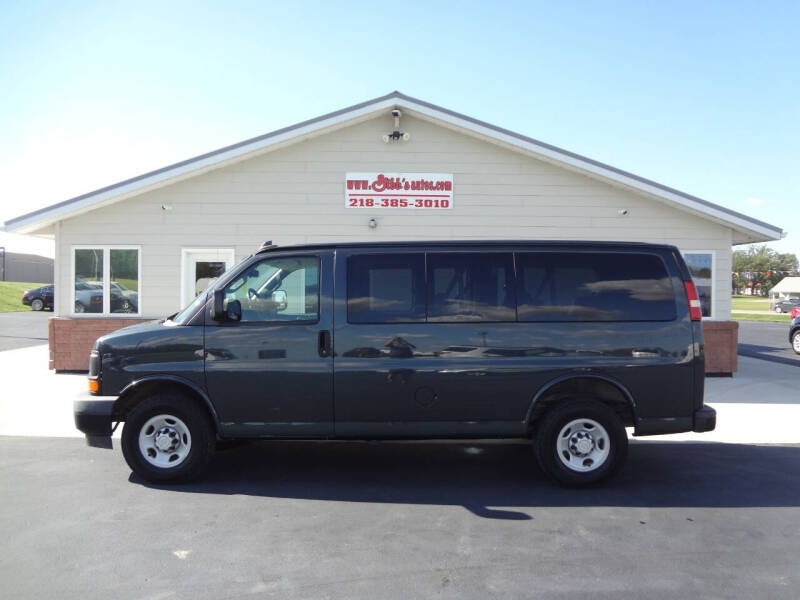 2017 Chevrolet Express Passenger LS's photo