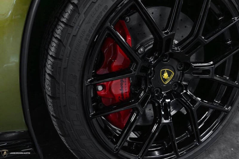 2024 Lamborghini Huracan Sterrato