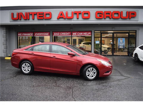 2011 Hyundai Sonata for sale at United Auto Group in Putnam CT