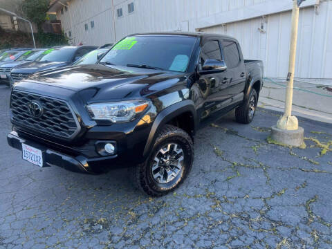 2020 Toyota Tacoma for sale at BEE BACK MOTORS in Sonora CA