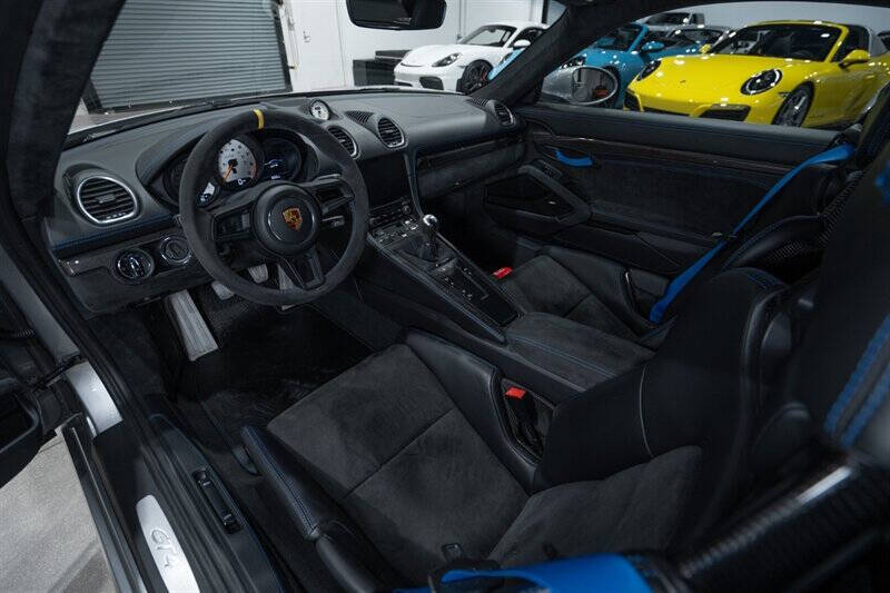 2020 Porsche 718 Cayman GT4