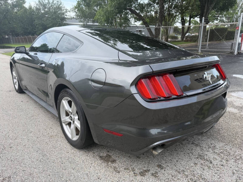 2017 Ford Mustang V6