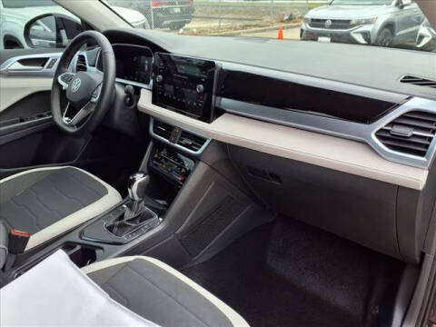 2025 Volkswagen Taos SE