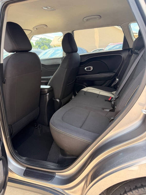 2016 Kia Soul +