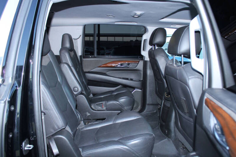 2018 Cadillac Escalade ESV Luxury