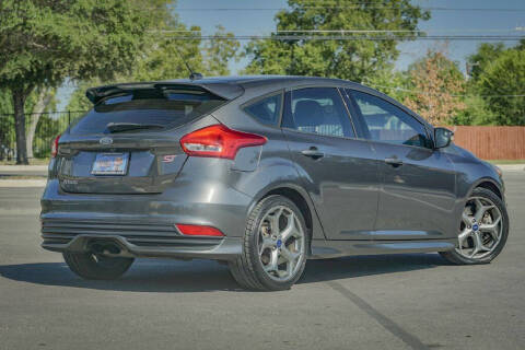 2017 Ford Focus ST