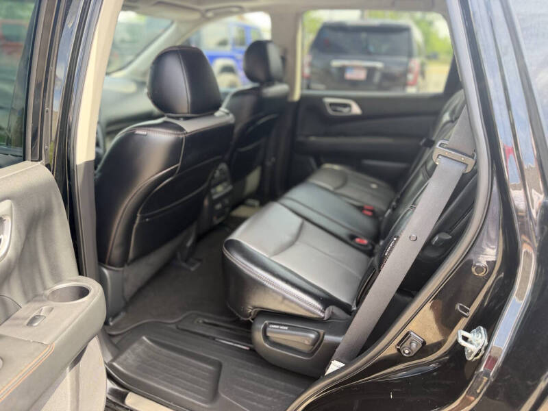 2020 Nissan Pathfinder SL