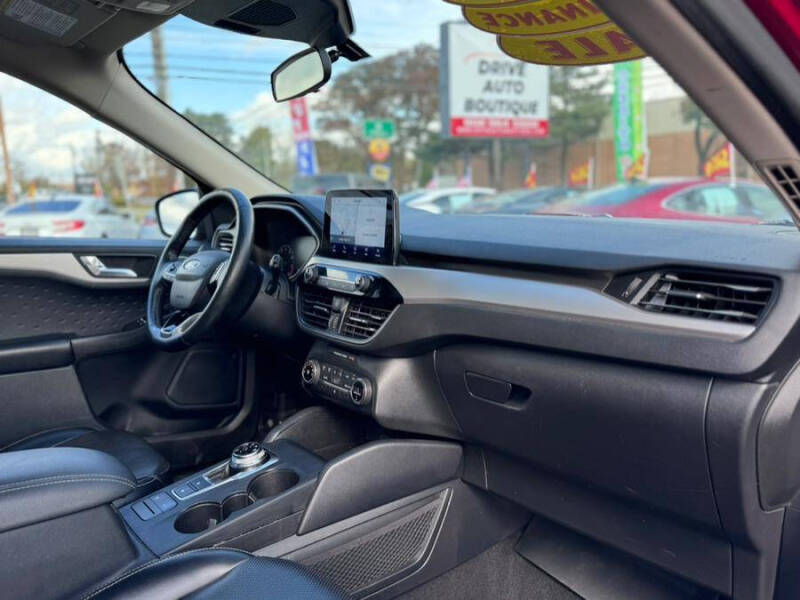 2020 Ford Escape SEL