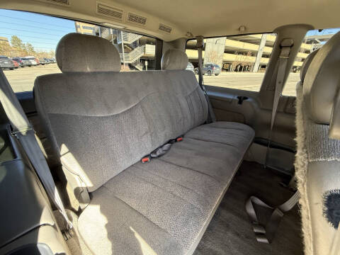 2001 Chevrolet Astro LS