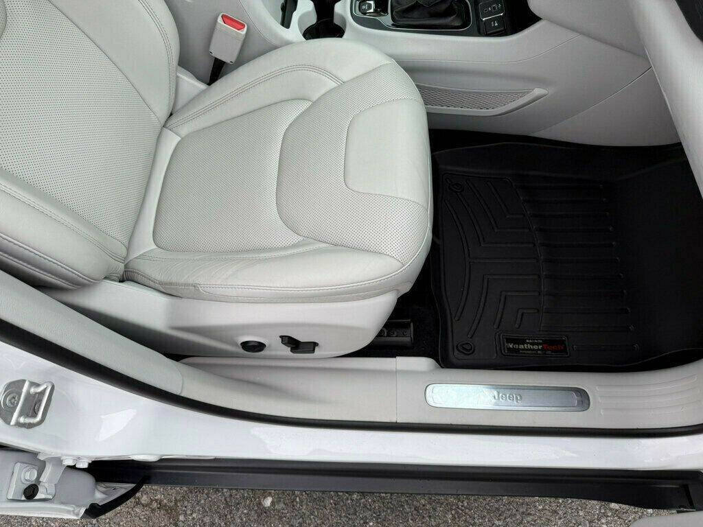 2019 Jeep Cherokee 56
