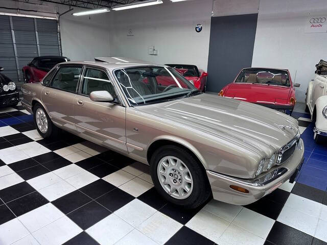 1999 Jaguar XJ Series XJ8's photo