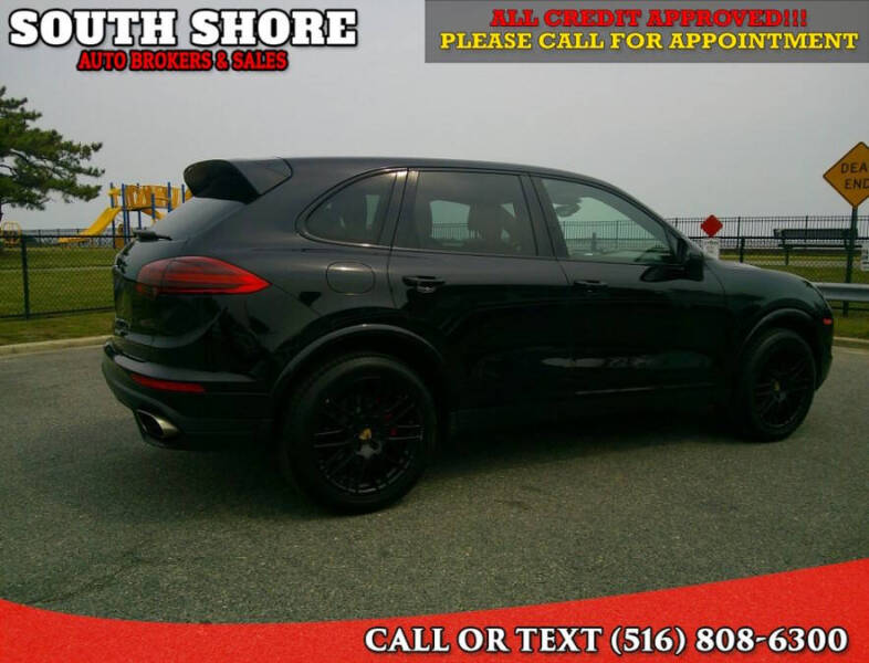 2017 Porsche Cayenne Platinum Edition