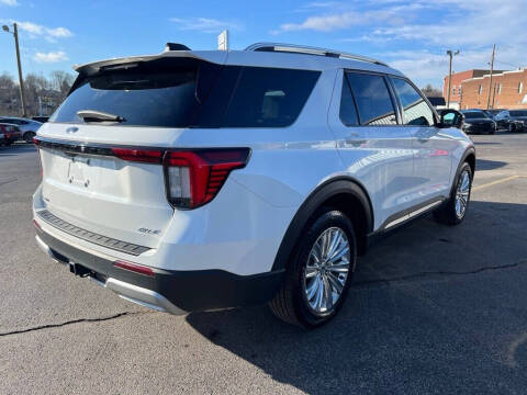 2025 Ford Explorer Platinum