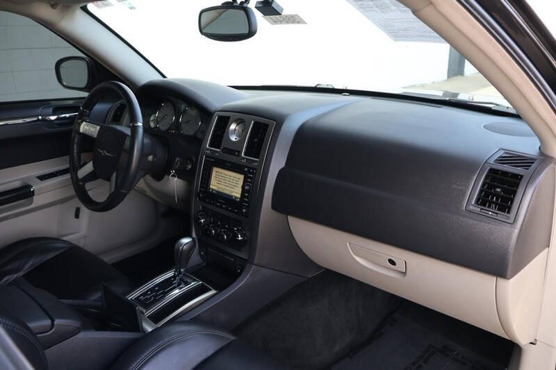 2006 Chrysler 300 SRT-8