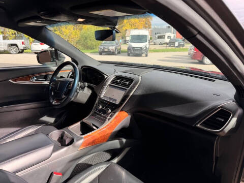2019 Lincoln Nautilus Select