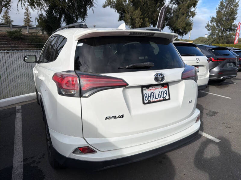 2017 Toyota RAV4 LE