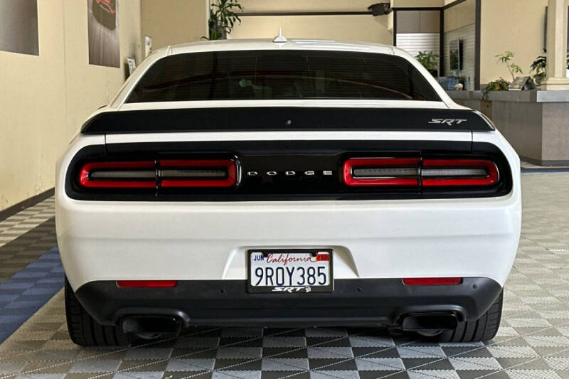 2015 Dodge Challenger SRT Hellcat