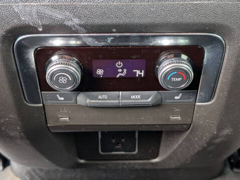 2025 GMC Yukon Elevation