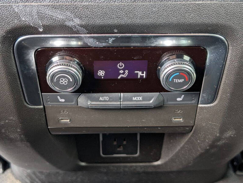 2025 GMC Yukon Elevation