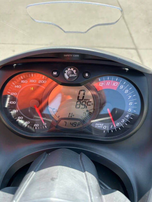 2011 Can-Am SPYDER ROADSTER