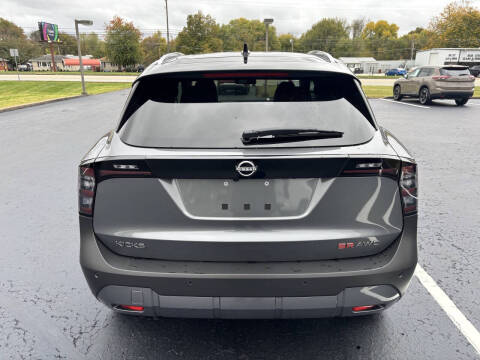 2025 Nissan Kicks SR
