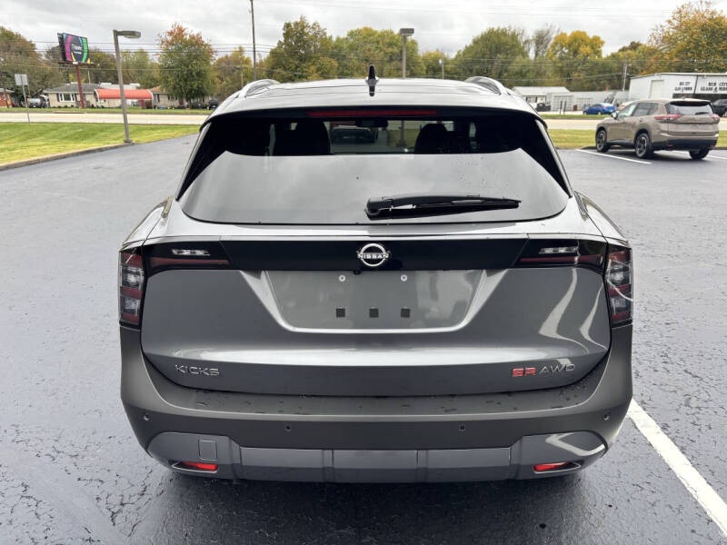 2025 Nissan Kicks SR