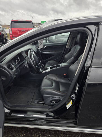 2016 Volvo V60 Cross Country T5