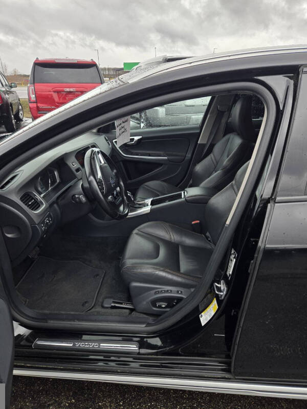 2016 Volvo V60 Cross Country T5