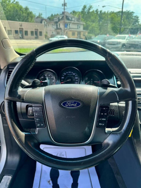 2011 Ford Taurus Limited