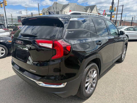 2023 GMC Terrain SLT