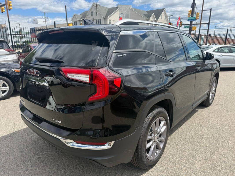 2023 GMC Terrain SLT