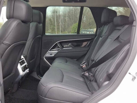 2025 Land Rover Range Rover P550e SE