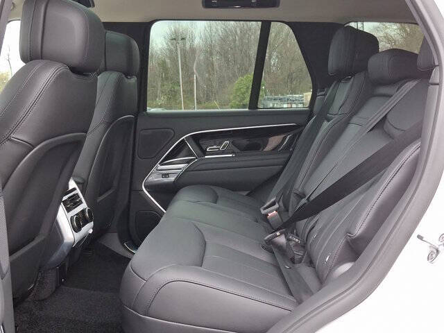 2025 Land Rover Range Rover P550e SE