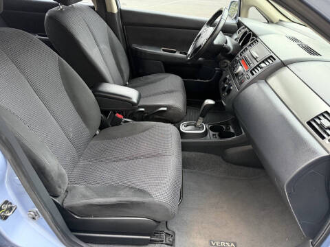 2010 Nissan Versa 1.8 SL