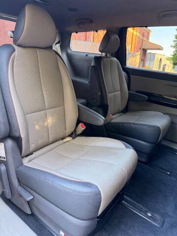 2016 Kia Sedona SX