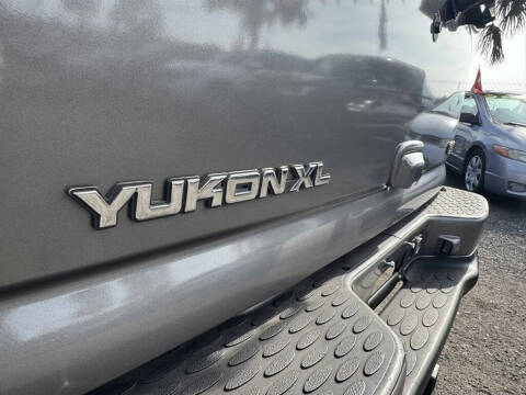 2005 GMC Yukon XL Denali