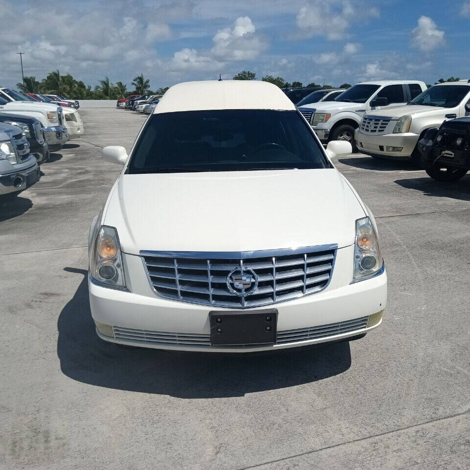 2006 Cadillac DTS Pro Hearse - $17,500