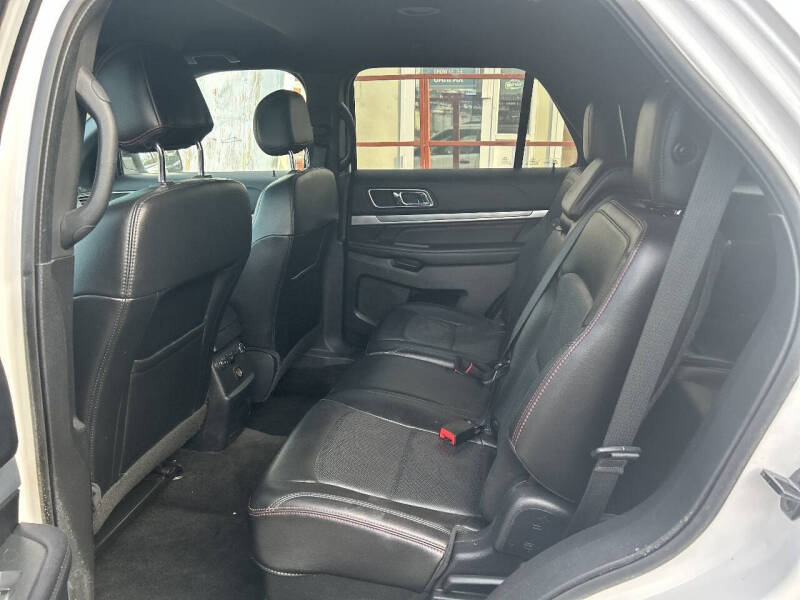 2017 Ford Explorer Sport
