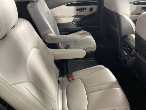 2024 Honda Pilot EX-L w/Rear Captain's Chairs