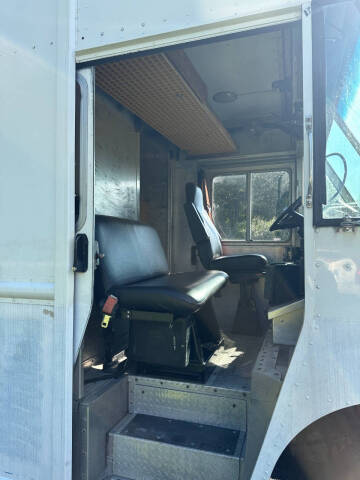 2014 Freightliner MT45 Chassis