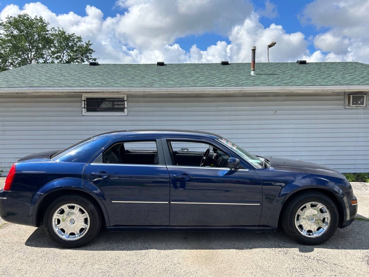 2005 Chrysler 300 for sale at Quality Cars Of South Elgin in South Elgin, IL