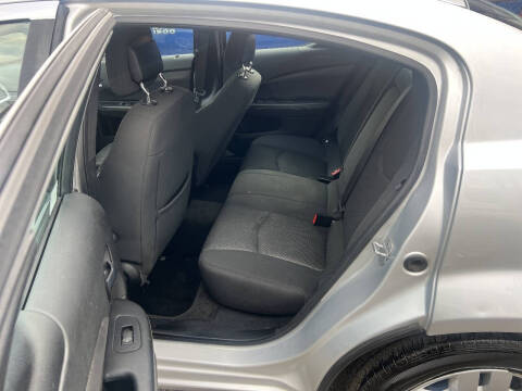 2012 Dodge Avenger SE