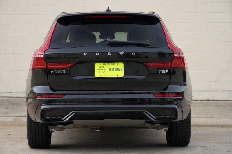 2025 Volvo XC60 T8 Plus Dark Theme