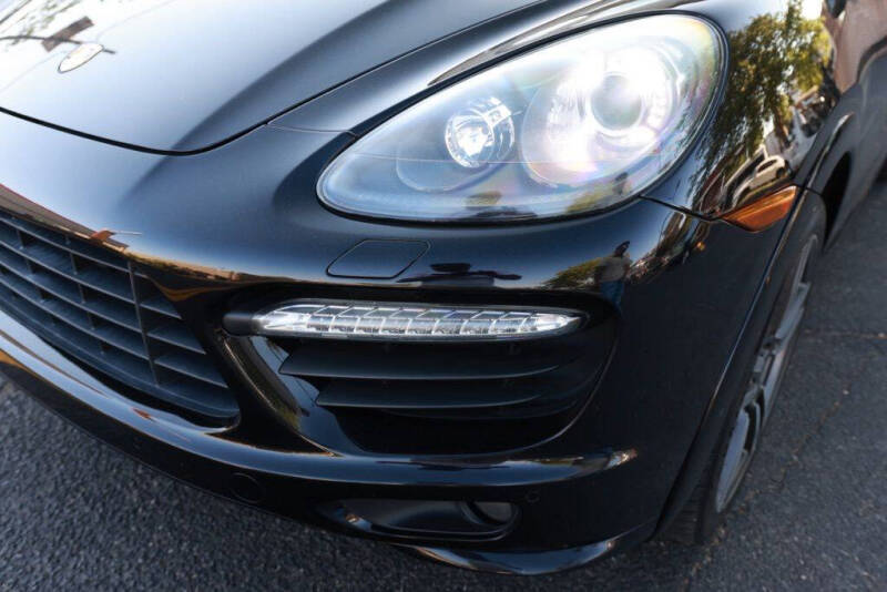 2013 Porsche Cayenne GTS