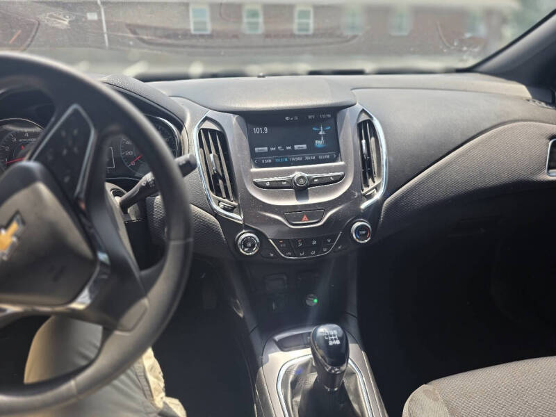 2017 Chevrolet Cruze LT Manual